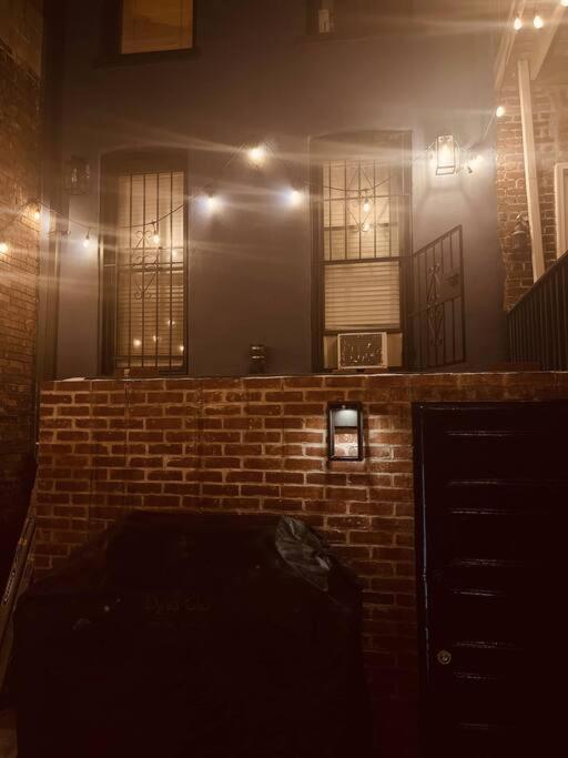 Villa 1850S Historic Row House 7Min Train To Nyc With Private Backyard Jersey City Exterior foto