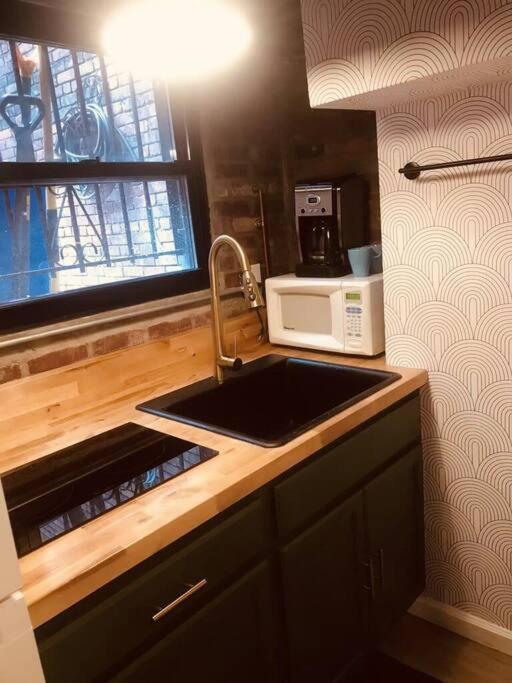 Villa 1850S Historic Row House 7Min Train To Nyc With Private Backyard Jersey City Exterior foto