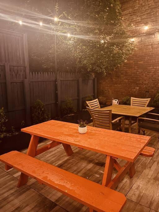 Villa 1850S Historic Row House 7Min Train To Nyc With Private Backyard Jersey City Exterior foto